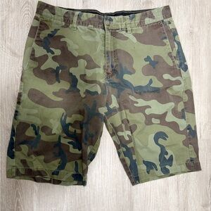 Volcom Men's Green Camouflage Cargo Shorts